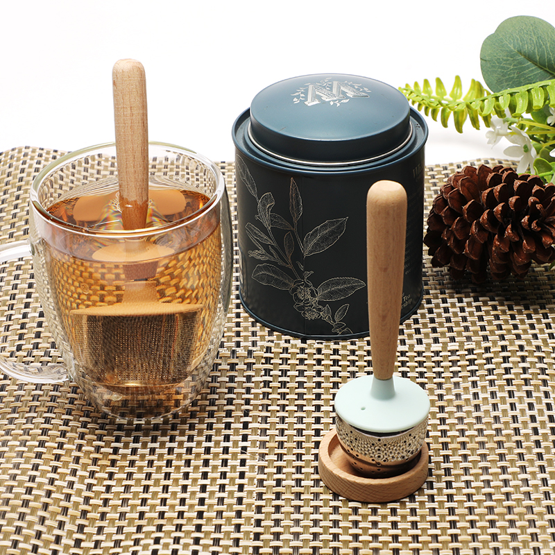 Hot sale fine holes stainless steel tea infuser strainer filter with wood handle