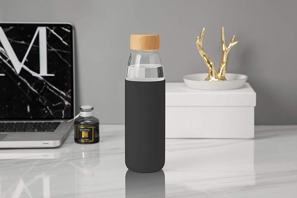 Borosilicate Glass Water Bottles with Bamboo Lid, BPA-FREE, Non-Slip Silicone Sleeve water bottle for men and women