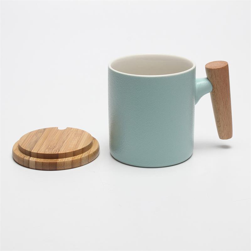 Amazon hot sale ceramic tea mug with wood handle and lid for tea and coffee