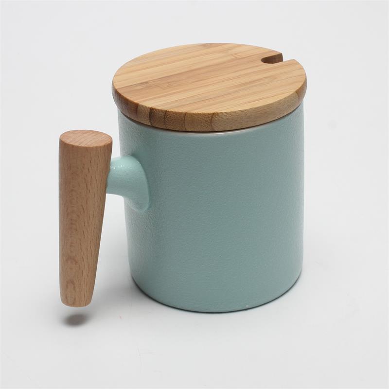 Amazon hot sale ceramic tea mug with wood handle and lid for tea and coffee