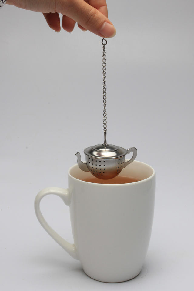 Hot Selling Little Teapot Shape Metal Tea Ball Strainer Lover Gift