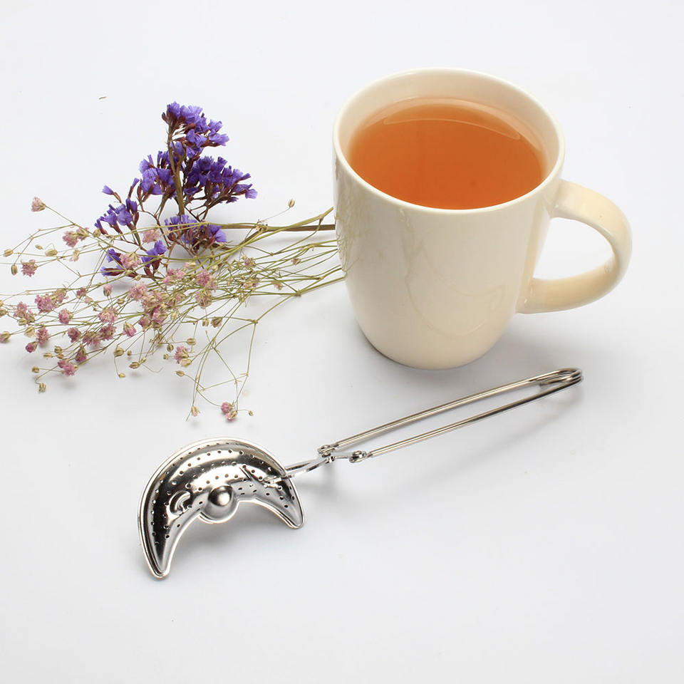 Unique Moon Shape Metal Stainless Steel Leaf Tea Infuser