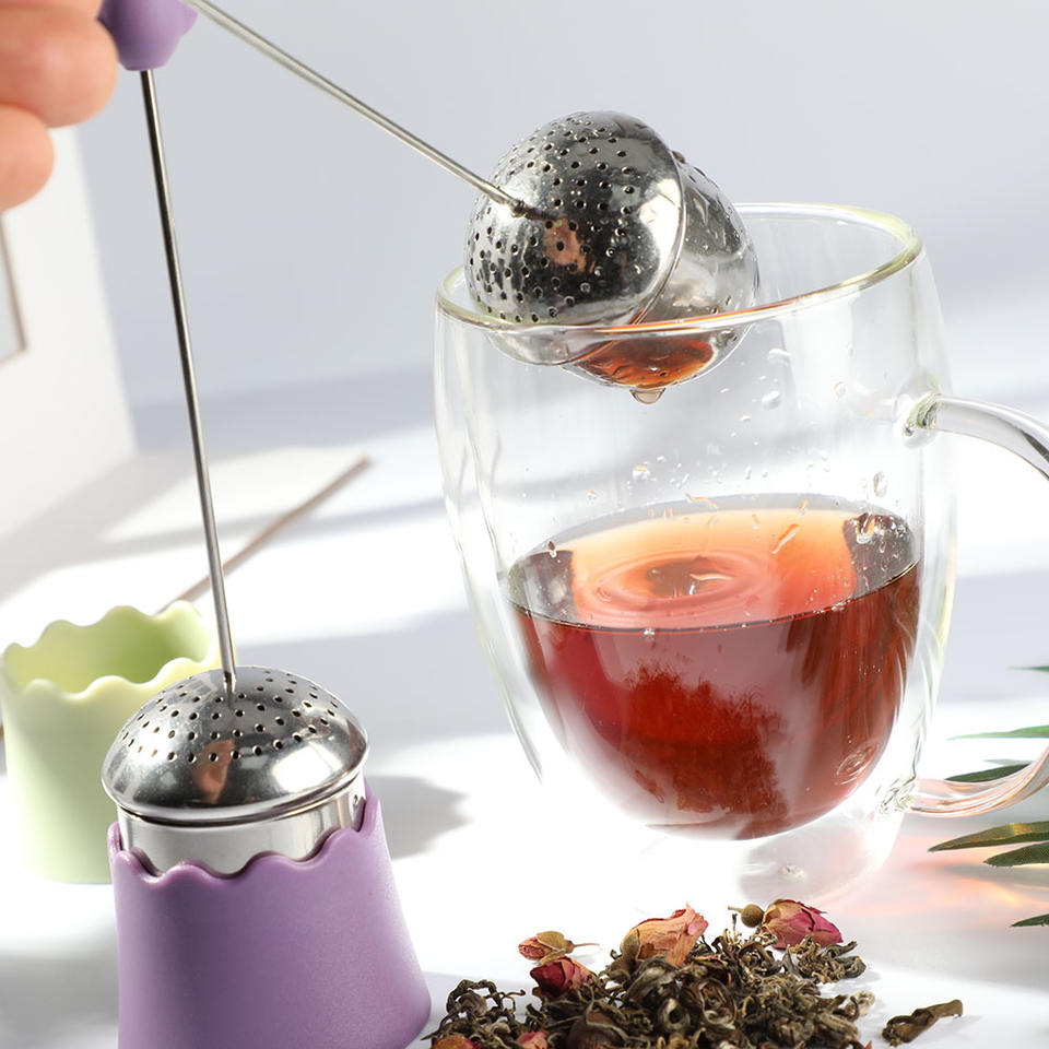 Hot Sale Food Safe 18 8 Stainless Steel Loose Leaf Spice Strainer Tea Infuser with Extra Long Handle