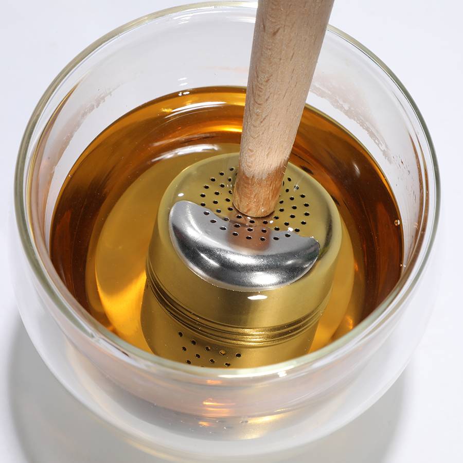 Hot sale fine holes stainless steel tea infuser strainer filter with wood handle